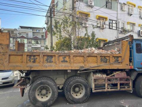 陳柏華 - 昱綸工程行負責土石清運