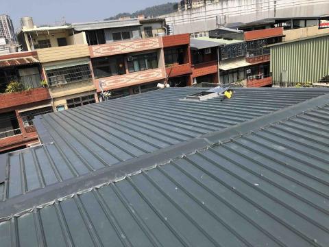 鑫海工程行 - 鐵皮屋