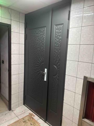 鑫海工程行 - 金屬烤漆玄關門