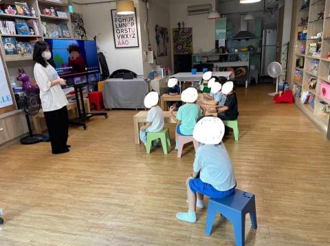 許瑋庭 - 學齡前兒童英語教學（3-6歲兒童）