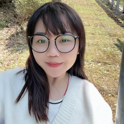 顏麗雯 顏麗雯