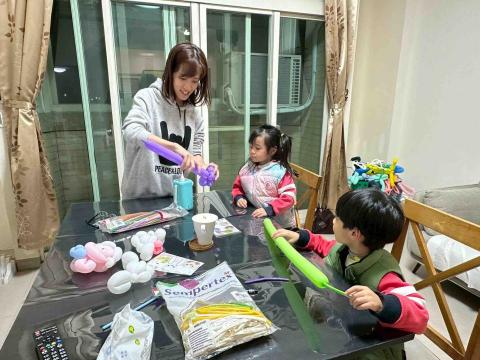夏蕊童夢工坊 - 工作室內造型氣球教學