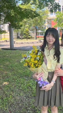 提供木材服務的專家余子絨