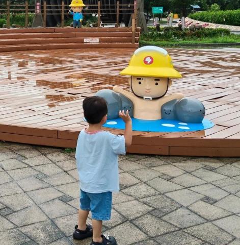 提供懶人沙發填充物服務的專家代跑腿,Luo sir