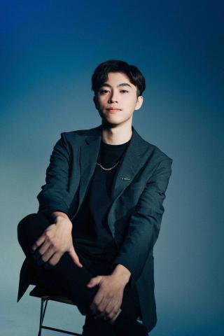 花式調酒師-吳冠宇(表演、酒會、外派調酒、影片工商、產品研發 花式調酒師-吳冠宇(表演、酒會、外派調酒、影片工商、產品研發