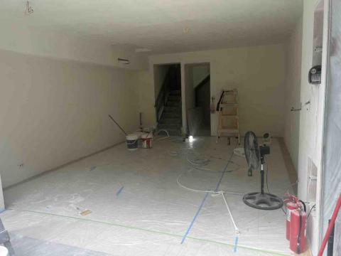 刷存在油漆工程行 - 