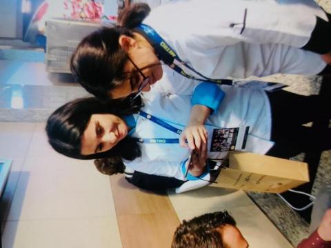 楊詩語 - 與當地同學