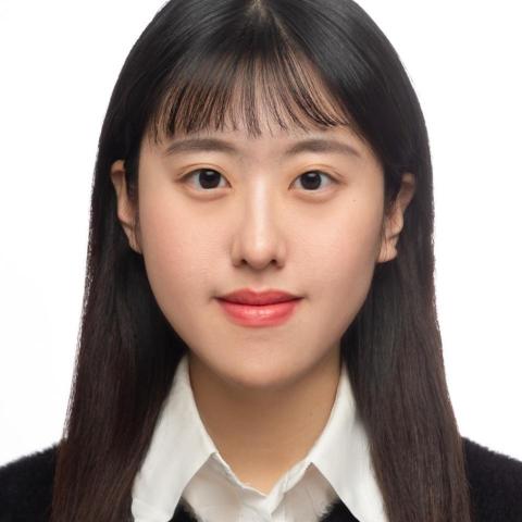 提供行政工讀服務的專家廖詠馨