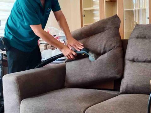 湛澄專業家事 - 沙發清洗