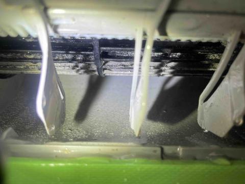 蕭鼎潤（企鵝洗淨） - ?? ［企鵝洗淨｜冷氣清洗］??

              今日完工-台北市中正區

❄ 冷氣沒清過？你可能正在吹黴菌！?

? 企鵝洗淨 專業服務，讓冷氣重回最佳狀態：
✅ 深層洗淨｜高壓水柱徹底清除髒污
✅ 除黴除臭｜遠離過敏原、異味掰掰
✅ 解決漏水｜找出並排除滲漏問題
✅ 提升冷房效率｜更省電、更健康

? 服務範圍：雙北/基隆/桃園

❤️清一次，家人呼吸更安心 ❤️