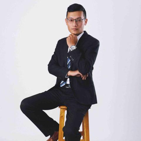 張景程 - 金融業形象照