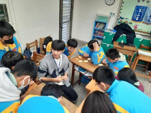 劉柏廷 - 營隊課輔照片