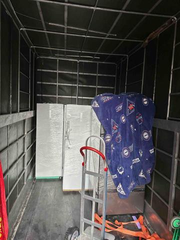 阿翰 - 冰箱搬運