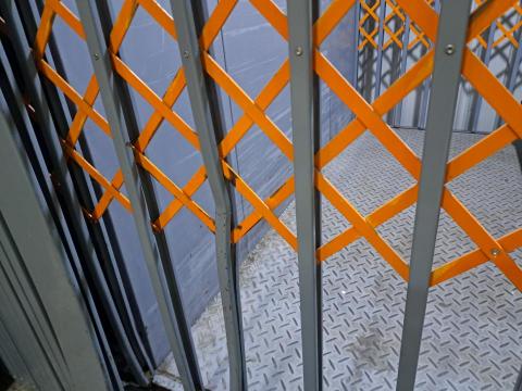 永川盛電梯 - 手拉門保養檢查 永川盛電梯 - 手拉門保養檢查