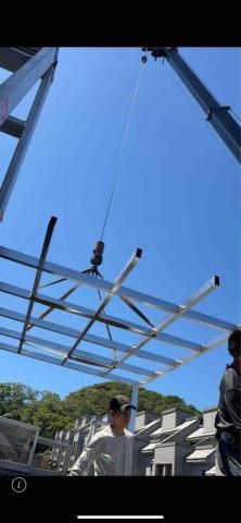 好工人拆除裝修團隊 - 採光罩吊運安裝中