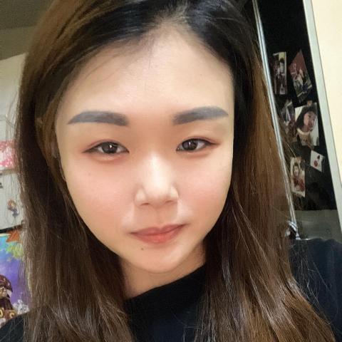 提供工作服訂做服務的專家沈舒涵