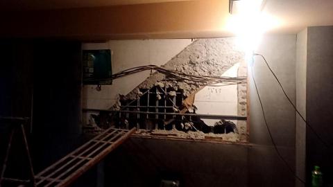 室內拆除團隊 - 外牆開窗打石