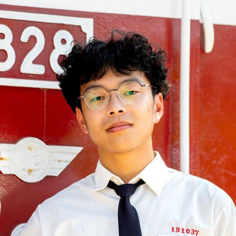 提供57服務的專家王亭裔