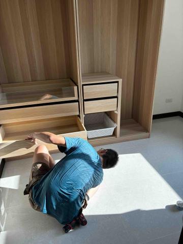 Jo將精緻搬家貨運 - 組裝IKEA衣櫃(1) Jo將精緻搬家貨運 - 組裝IKEA衣櫃(1)