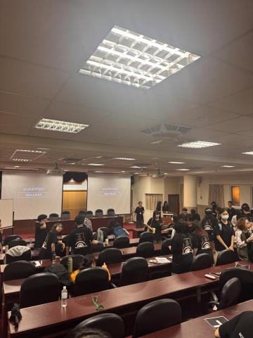 Jay 家教老師 - 在大學擔任提供給高中生的學術工作坊課程組組長