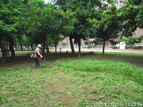 靜龍企業 - 社區除草