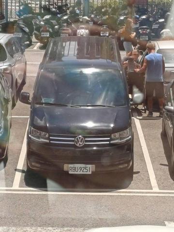 提供商務接送服務的專家短期租賃 機場接送