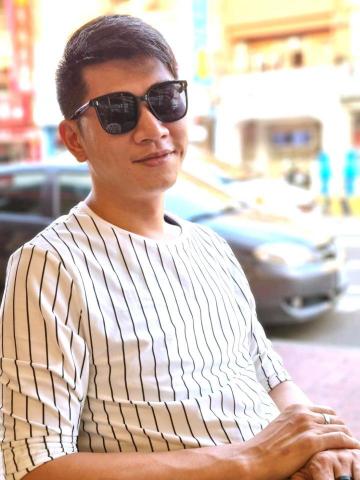 提供中古家具行服務的專家Dymon Wu