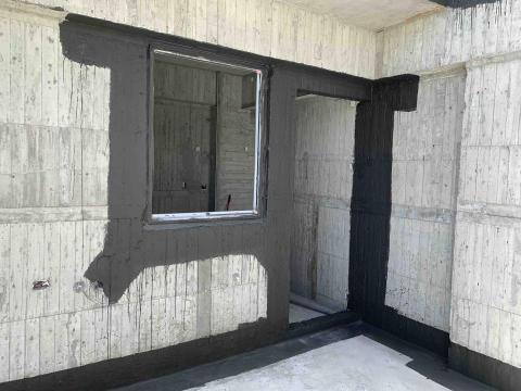 岳昇工程行 - 接縫角隅處第一道面塗（結構面含窗框45度受剪力點）3