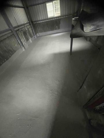 小Q  油漆工程 - 貼網施工中～