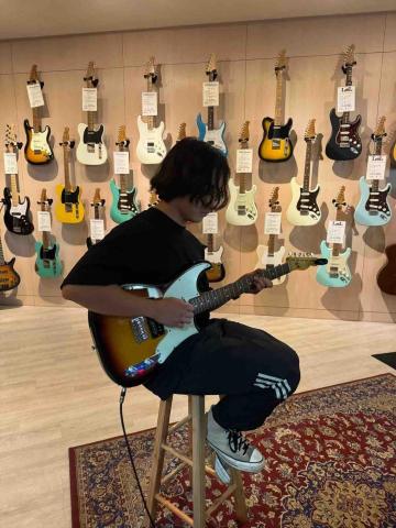 專業吉他有限公司 - 