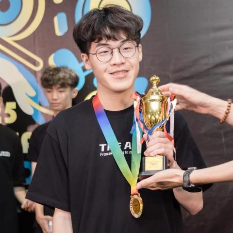 提供數學b範圍服務的專家劉浚昇