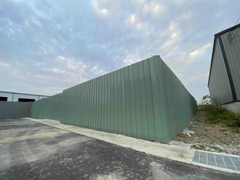 京埕鋼鋁工程行 - 彩鋼浪板圍籬