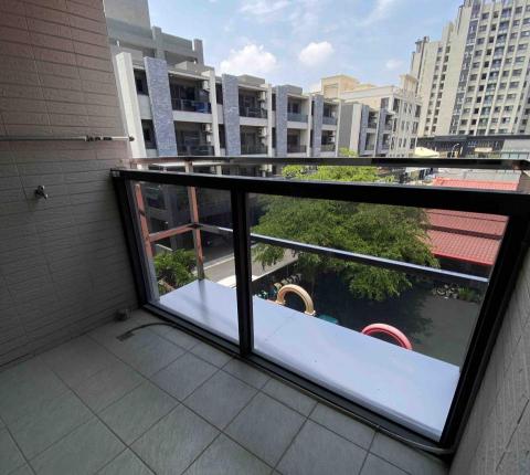 京埕鋼鋁工程行 - 不鏽鋼室外冷氣架