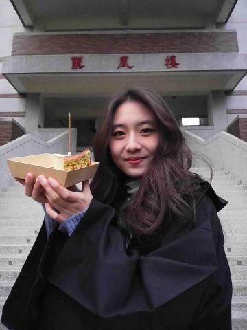 提供保母服務的專家黃愉琁