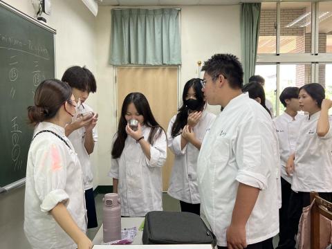 黃恩加 - 高中課程