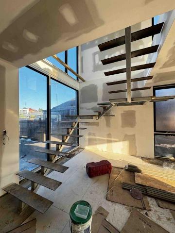 京埕鋼鋁工程行 - 室內鋼骨樓梯