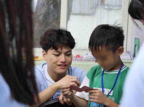 侯昱佑 侯昱佑