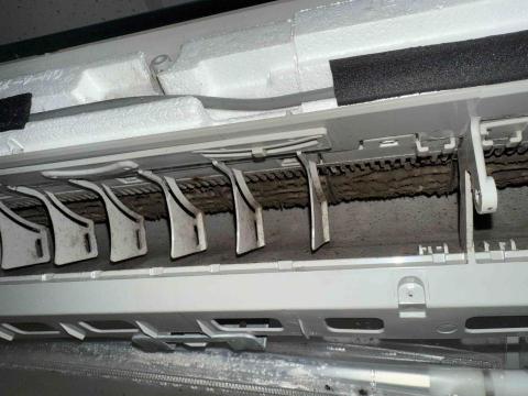 冷氣小胖👍 - 風鼓太髒 風量太小 吹不冷