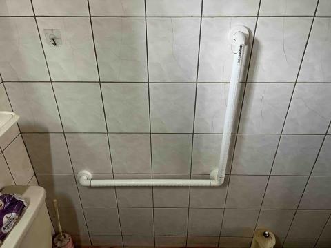 皓勛水電 - 安裝殘障扶手（為了長輩的安全一定要裝設安全扶手，避免發生意外）