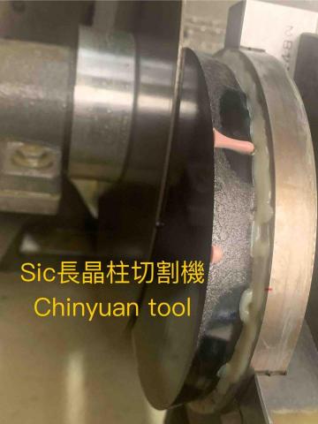 涂先生 - 硬脆材晶體柱棒滾切機