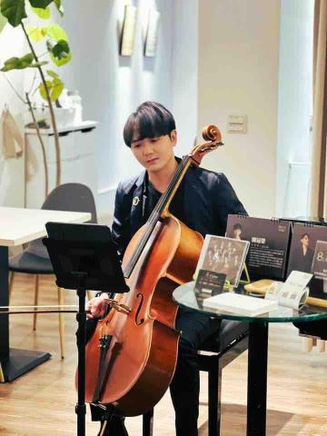 許晁維 -大提琴老師 - 