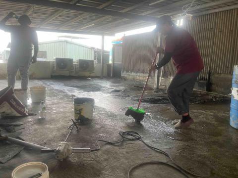 小謝 24H到府服務您！ - 屋頂防水施作中，含設置排水孔。
感謝業主信任交由我處理。