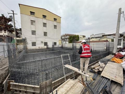 宏昌營建工程陳品宏 - 建築師鋼筋檢查