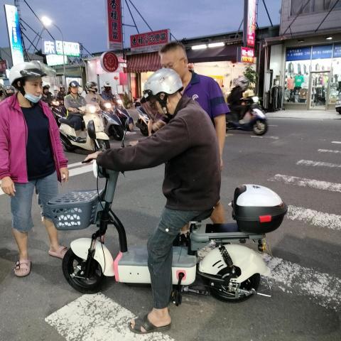 專業電動車維修 - 