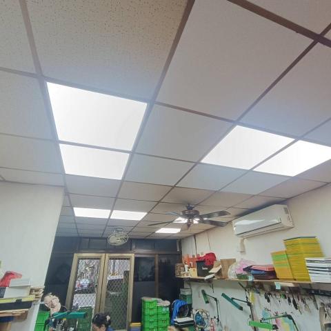 綠合和企業社 - 傳統格柵燈改平板燈更換。