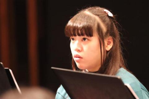 提供遛狗绳服務的專家王百誼