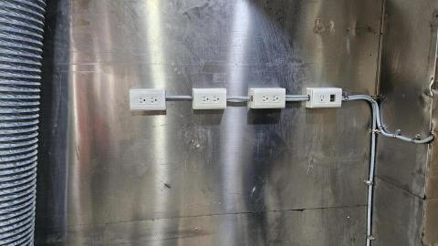 鴻面水電 - 新增插座 鴻面水電 - 新增插座