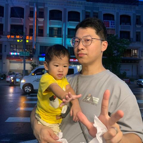 提供感應式電燈服務的專家陳暐壬