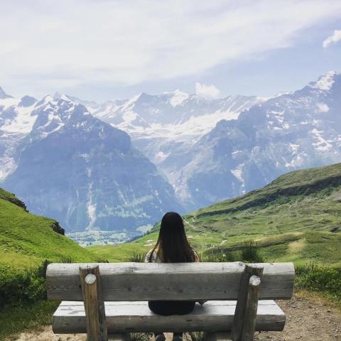 提供edm服務的專家Summer