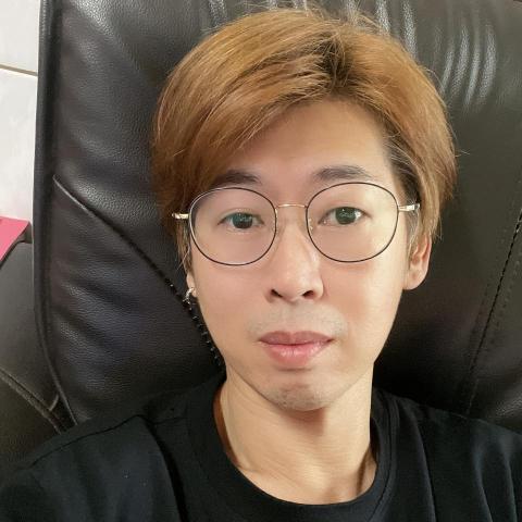 提供美髮剪刀服務的專家于傑